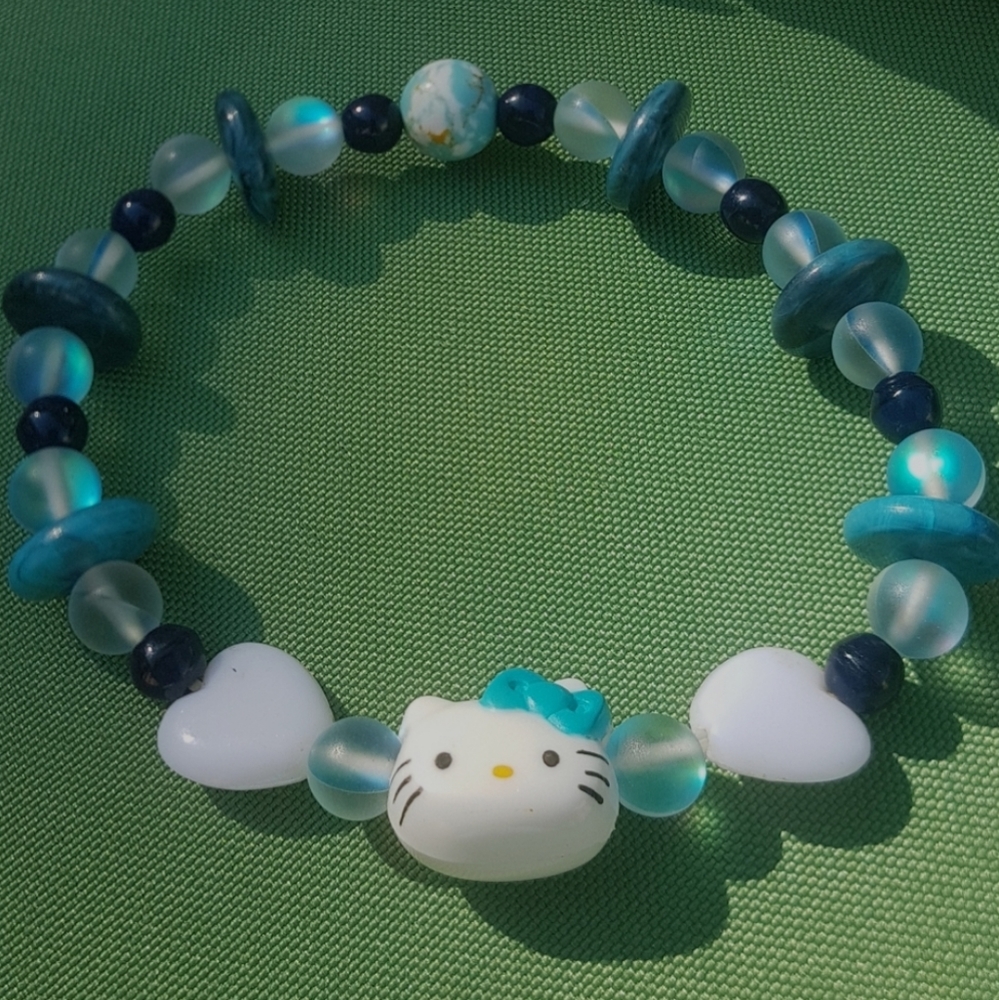 🎀 Hello Kitty Case & Bracelet - Picture 2 of 10